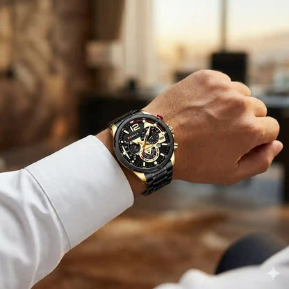 Reloj Curren 8395 Dorado Negro puesto en muñeca hombre look casual elegante